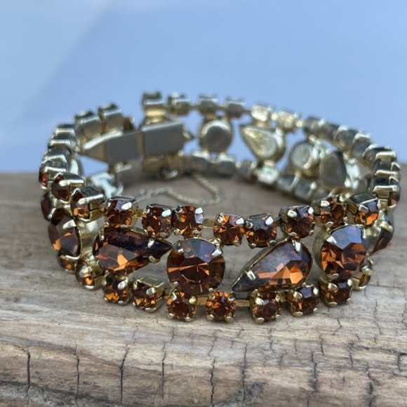 Vintage Amber Rhinestone Bracelet in a Goldtone Setting - Picture 14 of 14